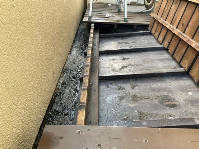 加古川市の雨漏りしていたベランダ床